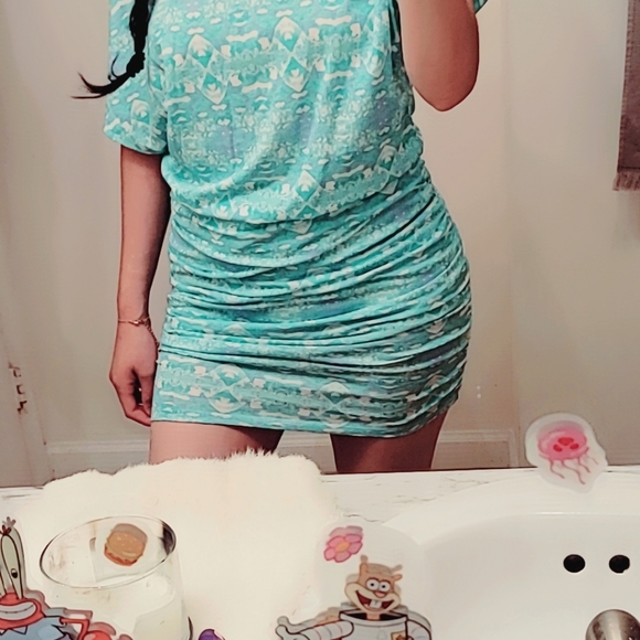 2 Victoria secret dresses 👗 body hugging 🤗 - Picture 8 of 10